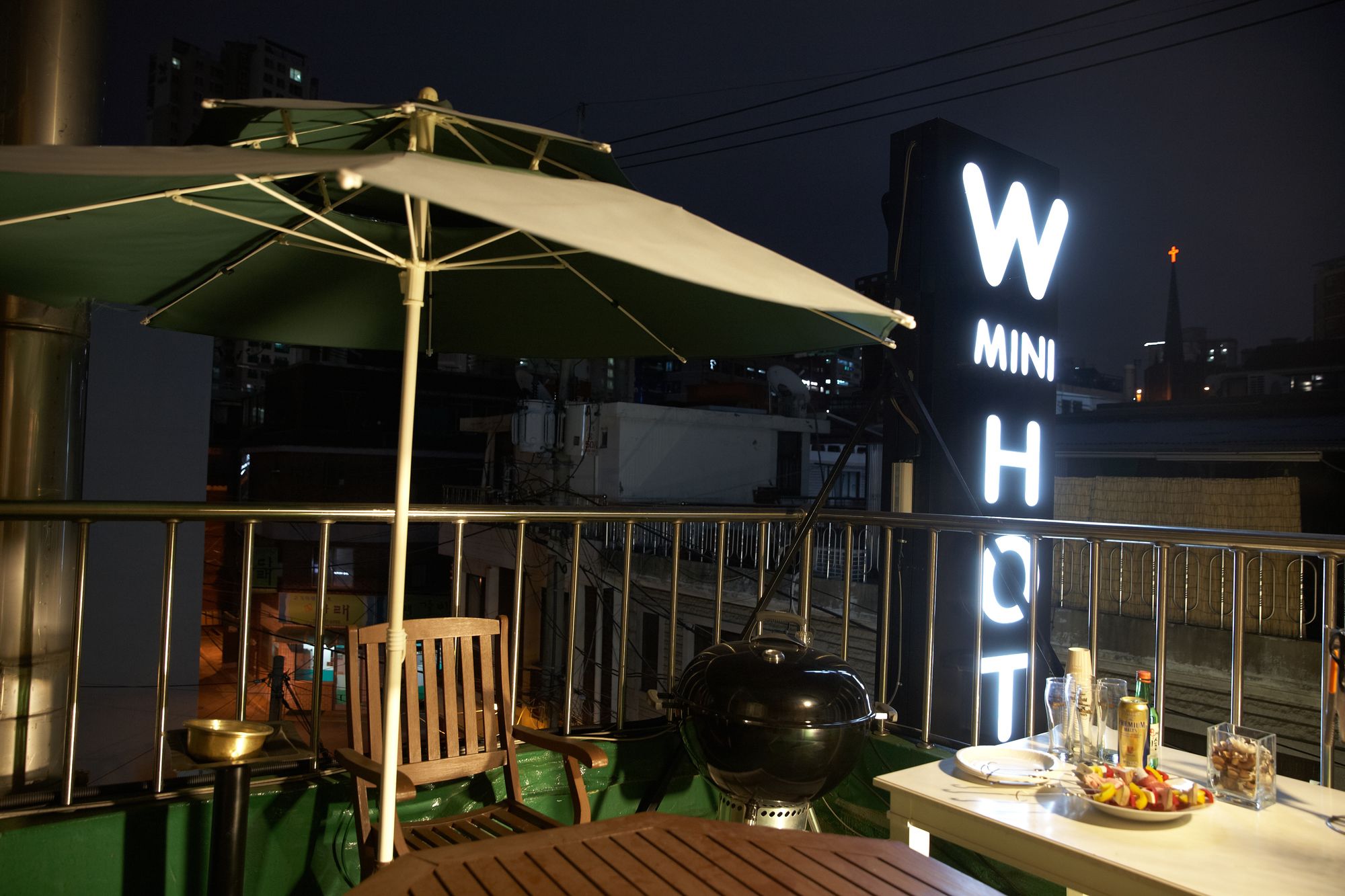 W mini hotel Hostel