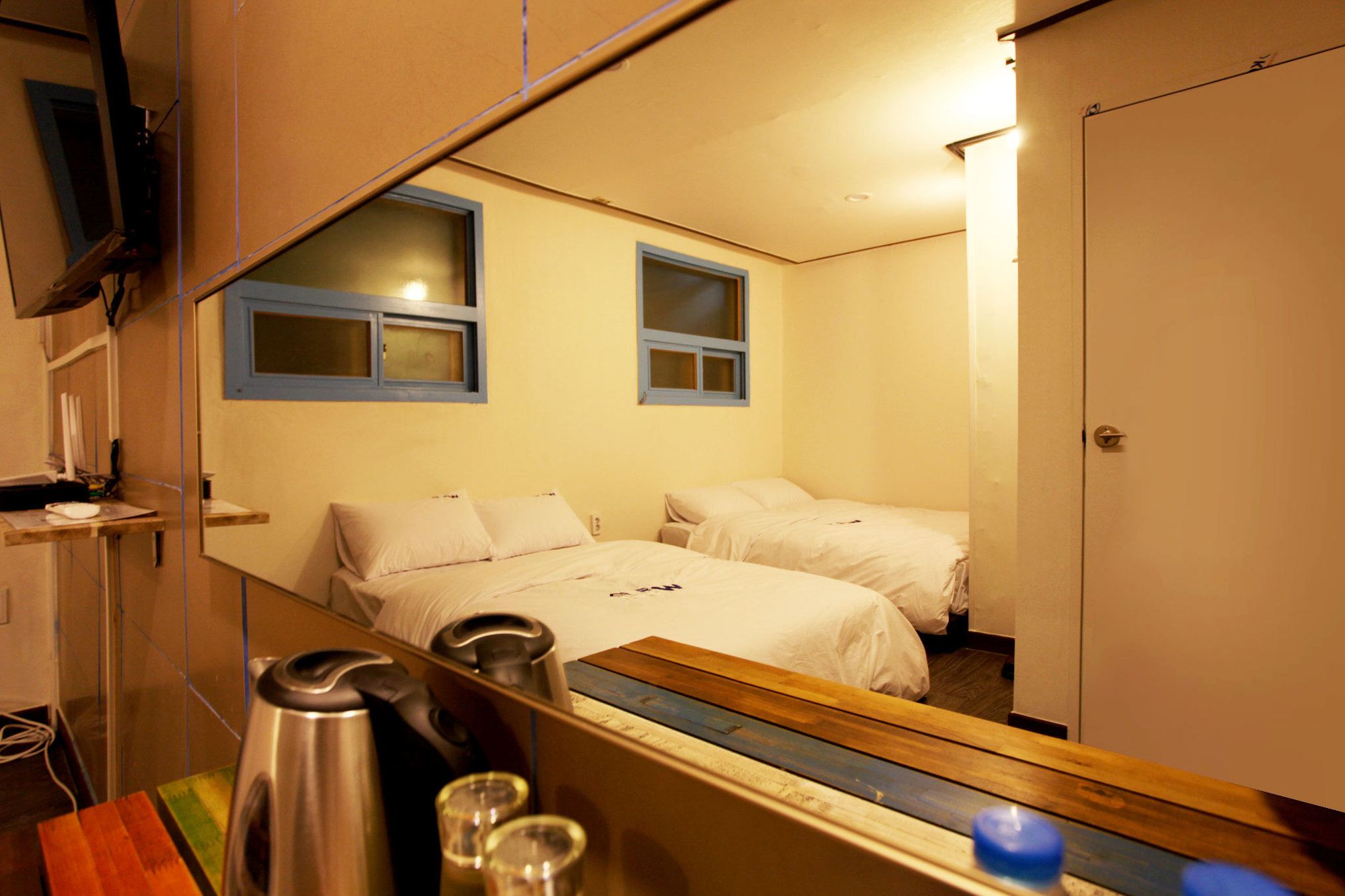 W mini hotel Hostel