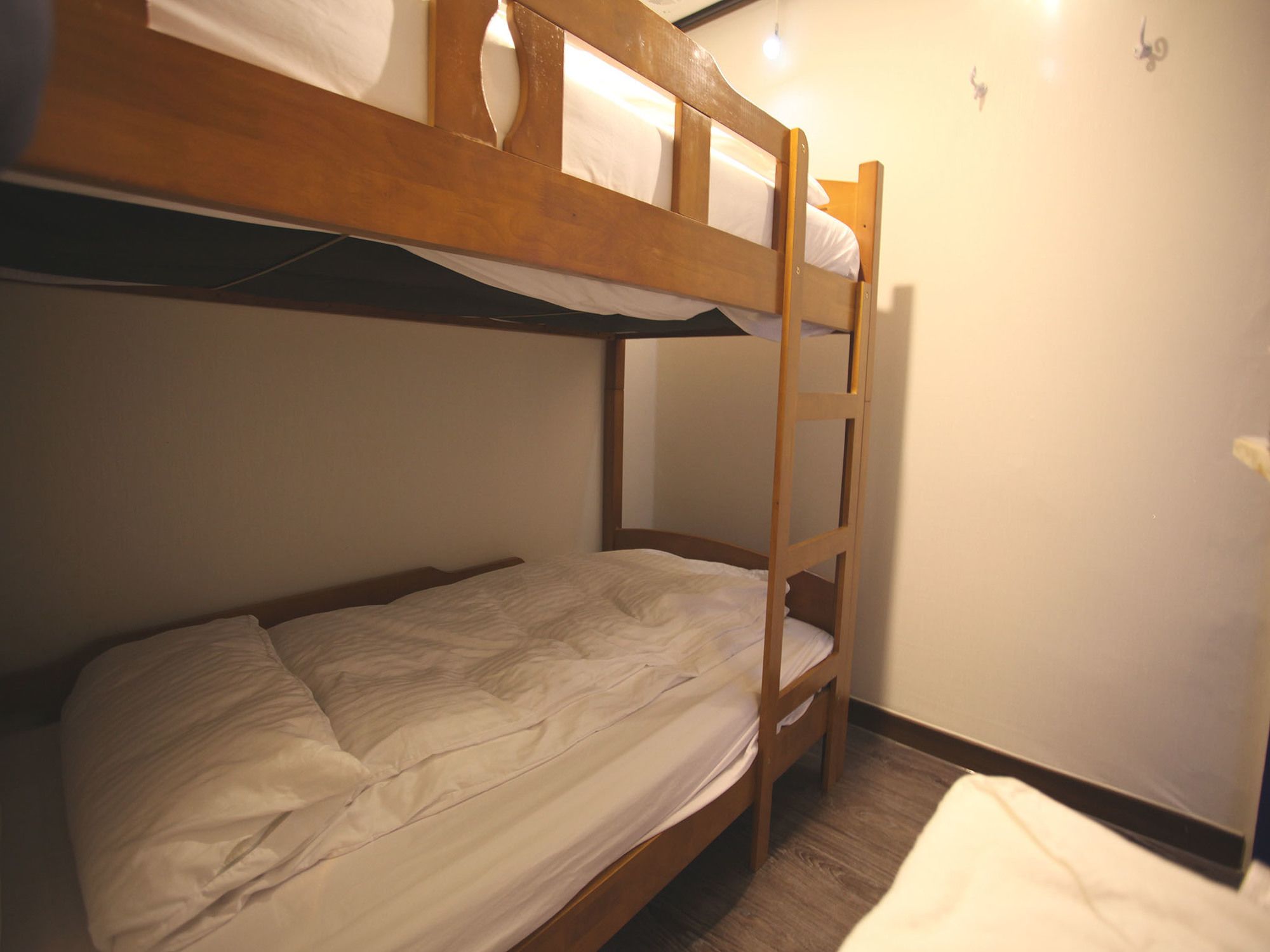 W mini hotel Hostel