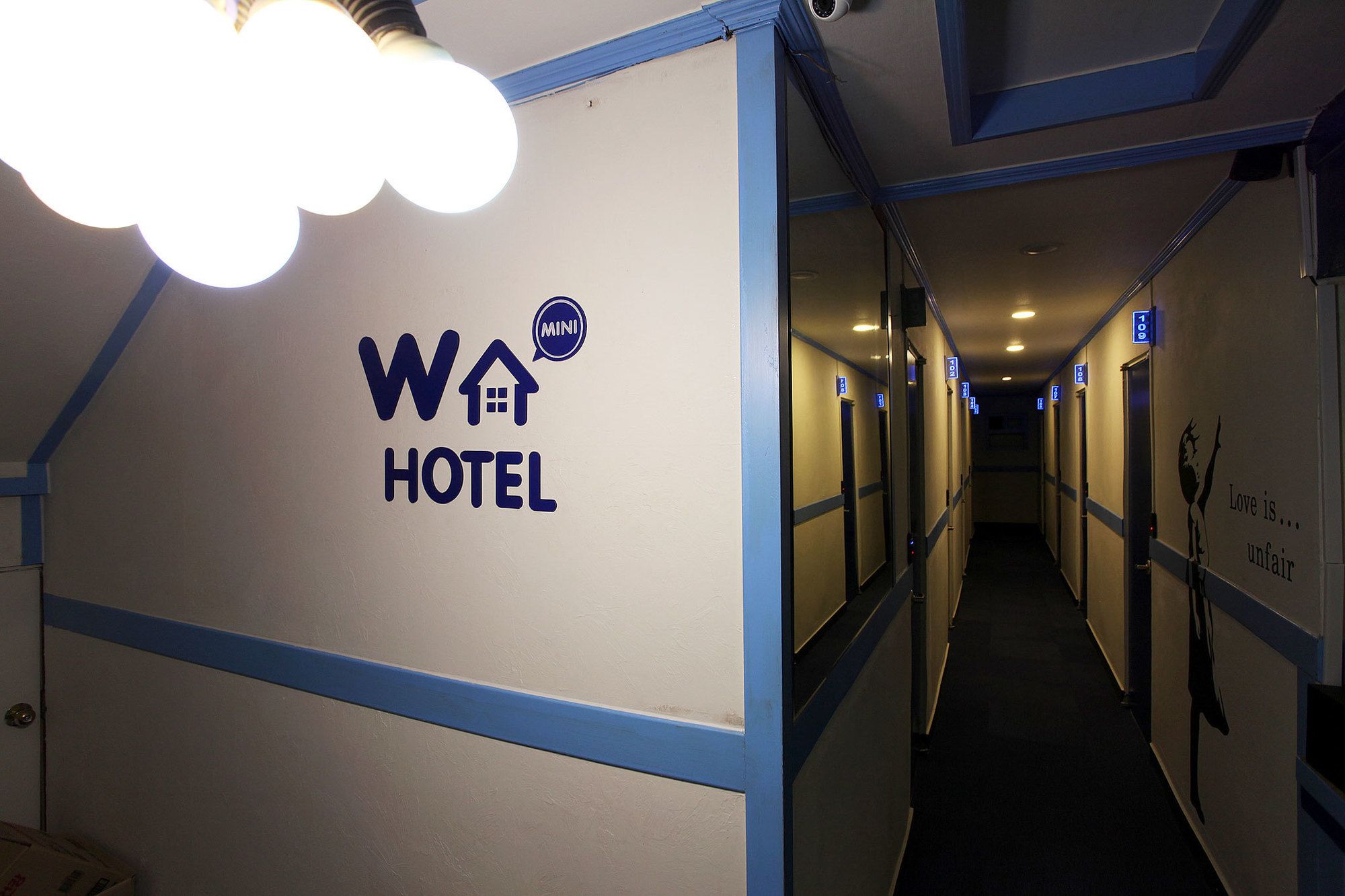 W mini hotel Hostel