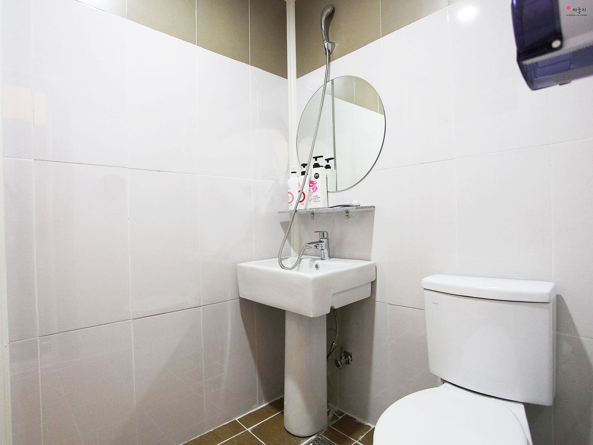 W mini hotel Hostel