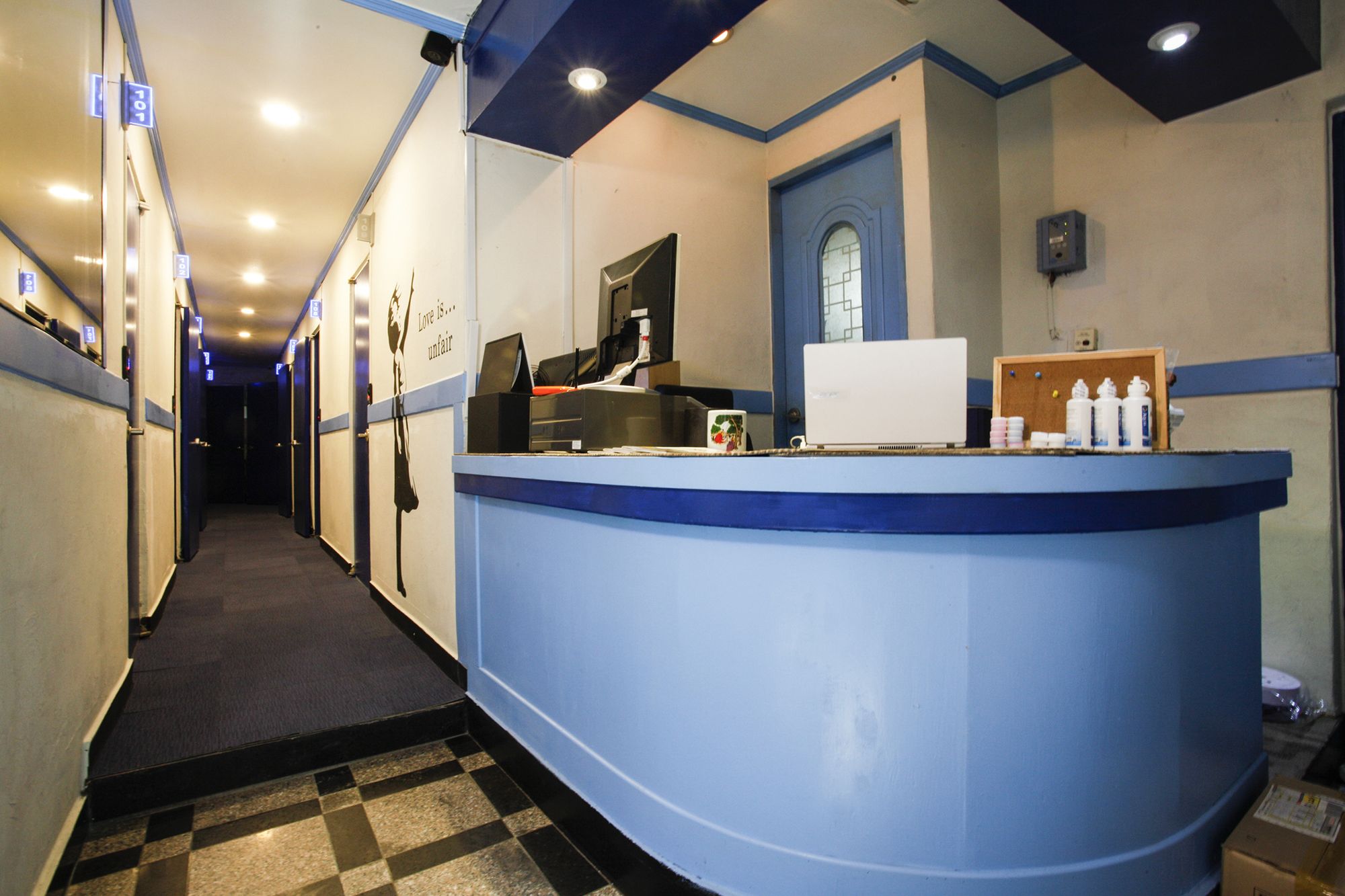 W mini hotel Hostel