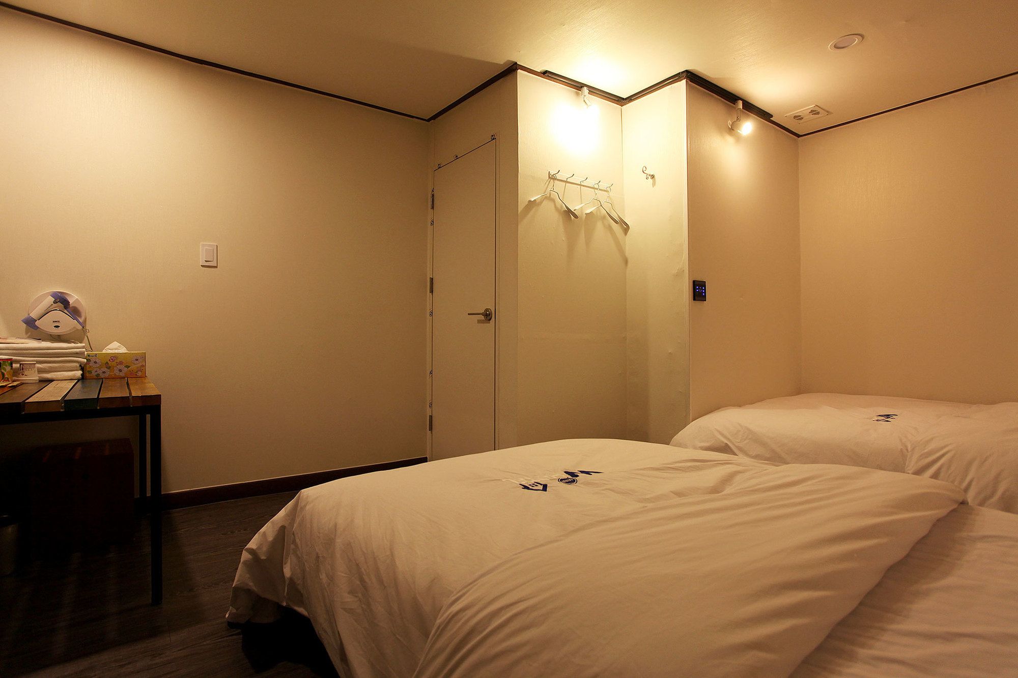 W mini hotel Hostel