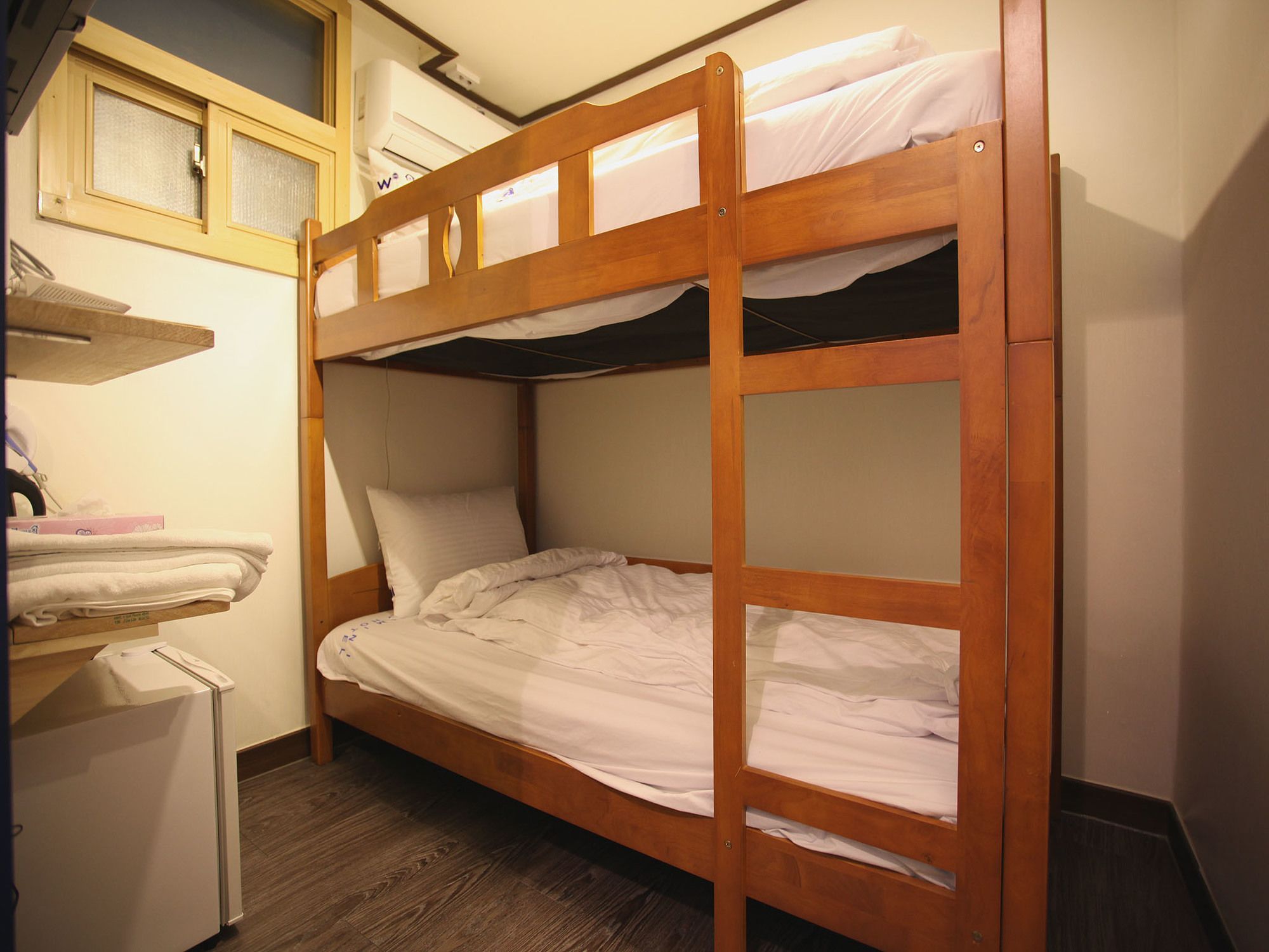 W mini hotel Hostel