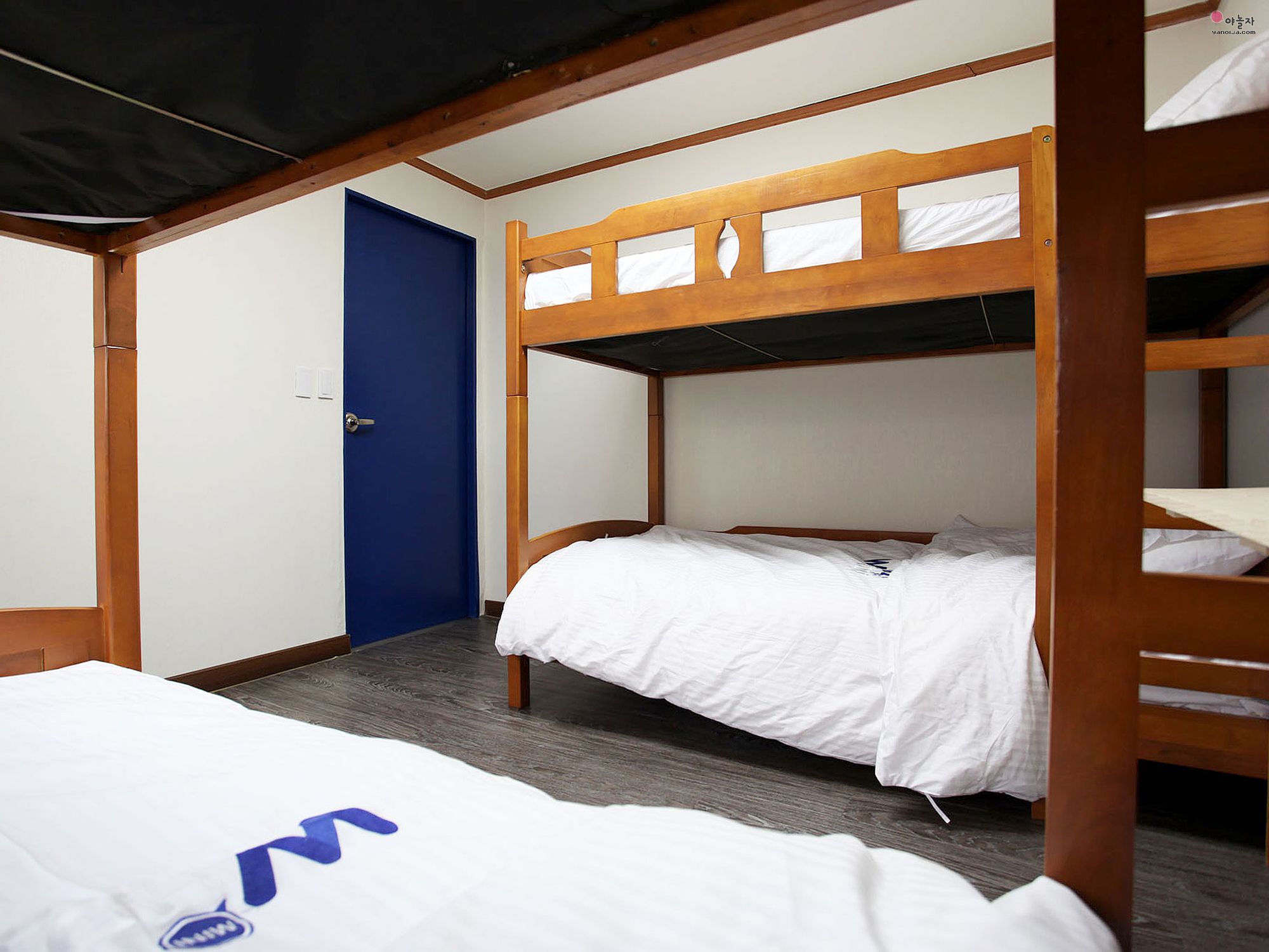 W mini hotel Hostel
