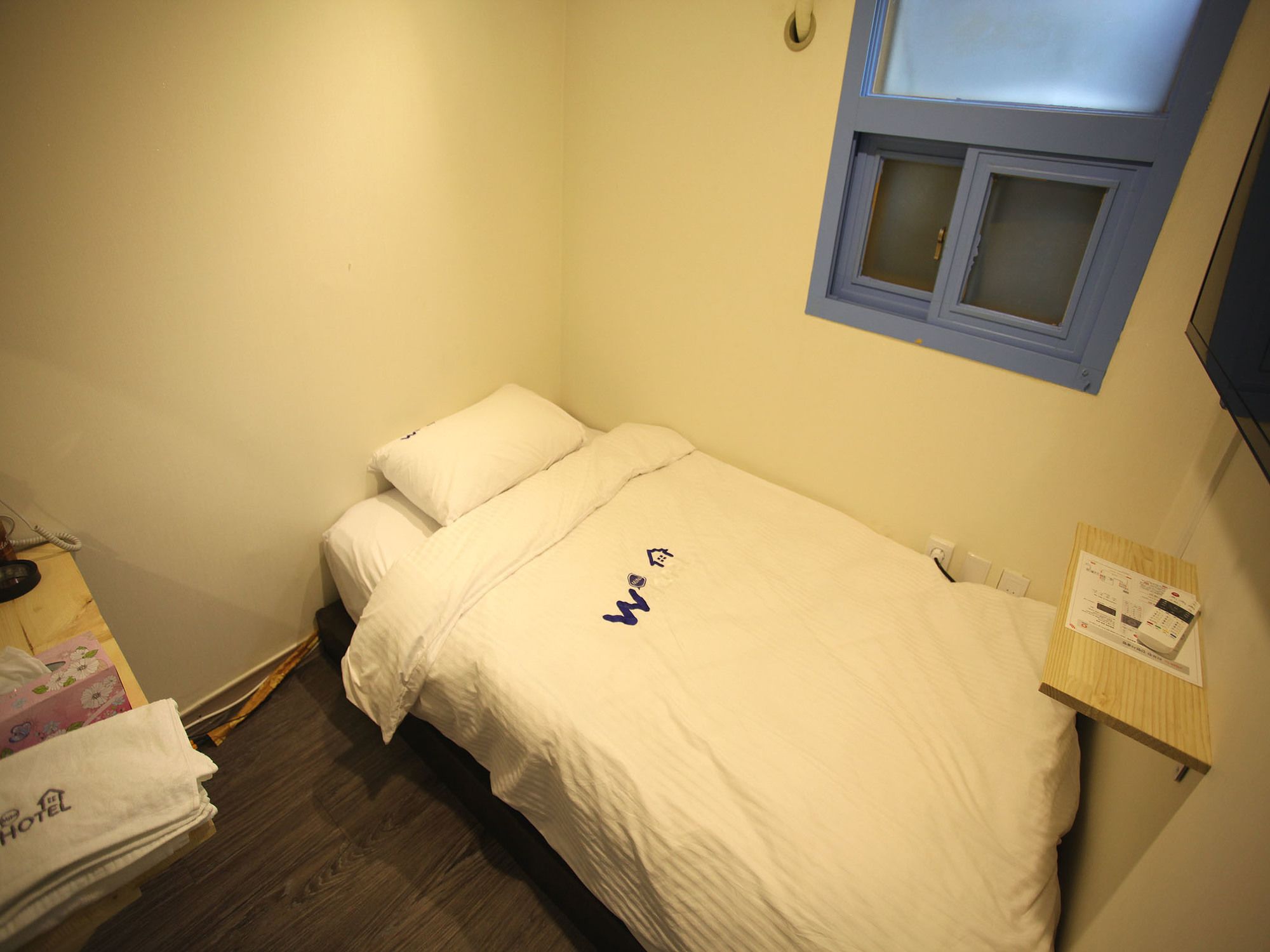 W mini hotel Hostel