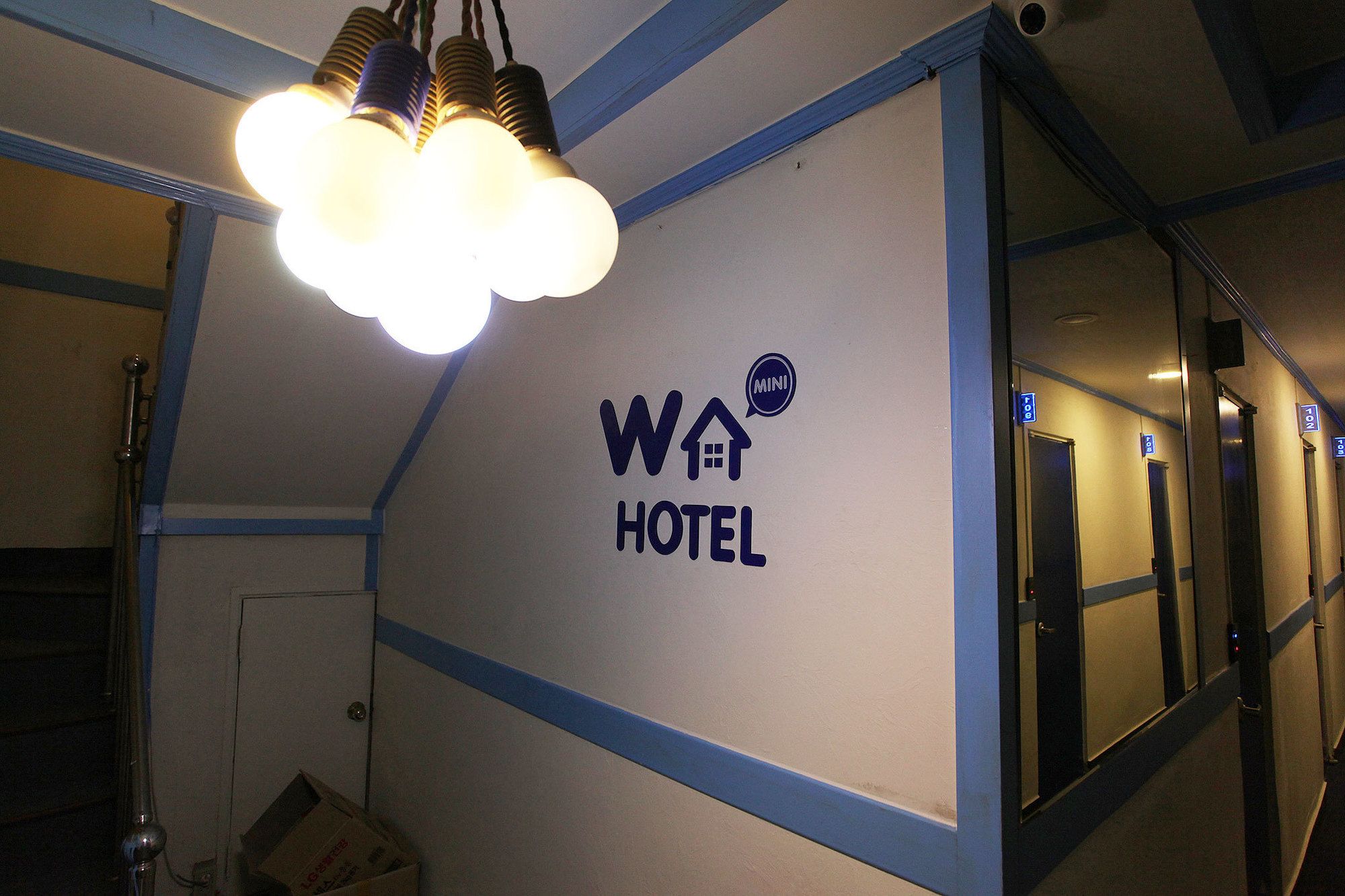 W mini hotel Hostel