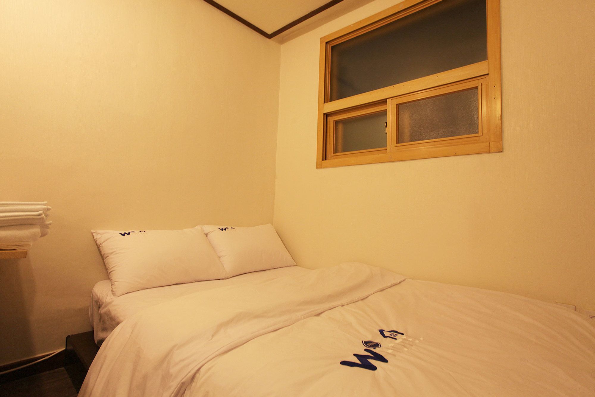 W mini hotel Hostel