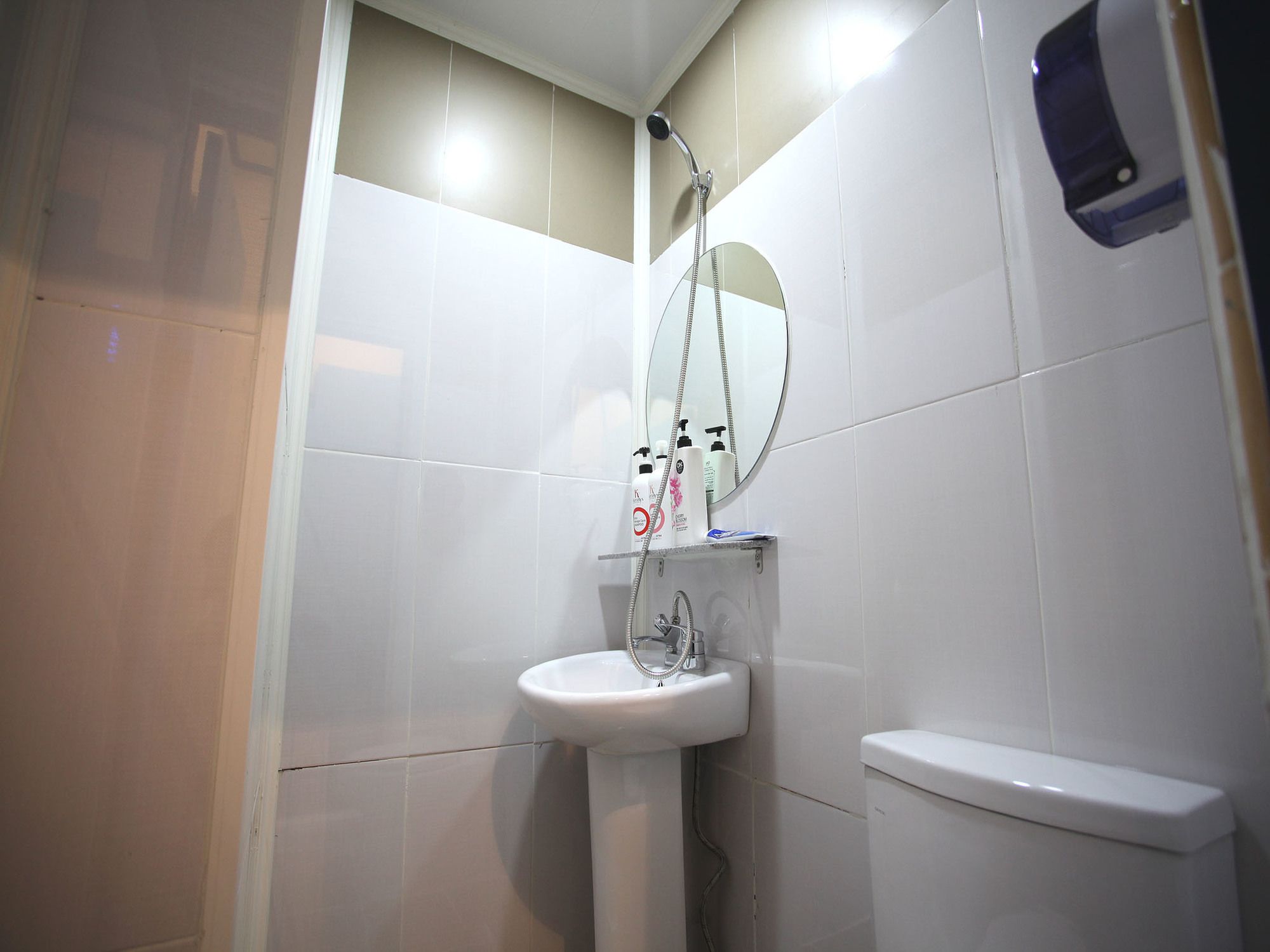W mini hotel Hostel