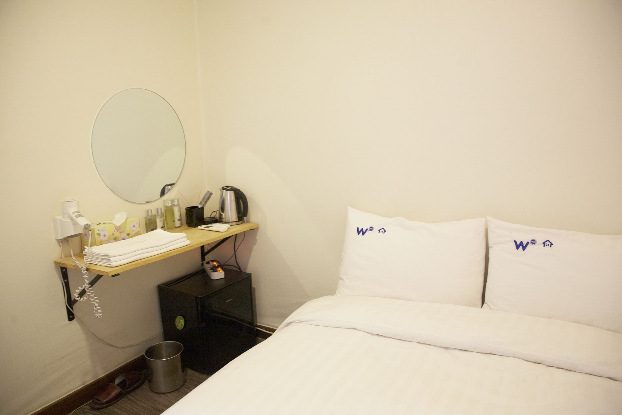 W mini hotel Hostel