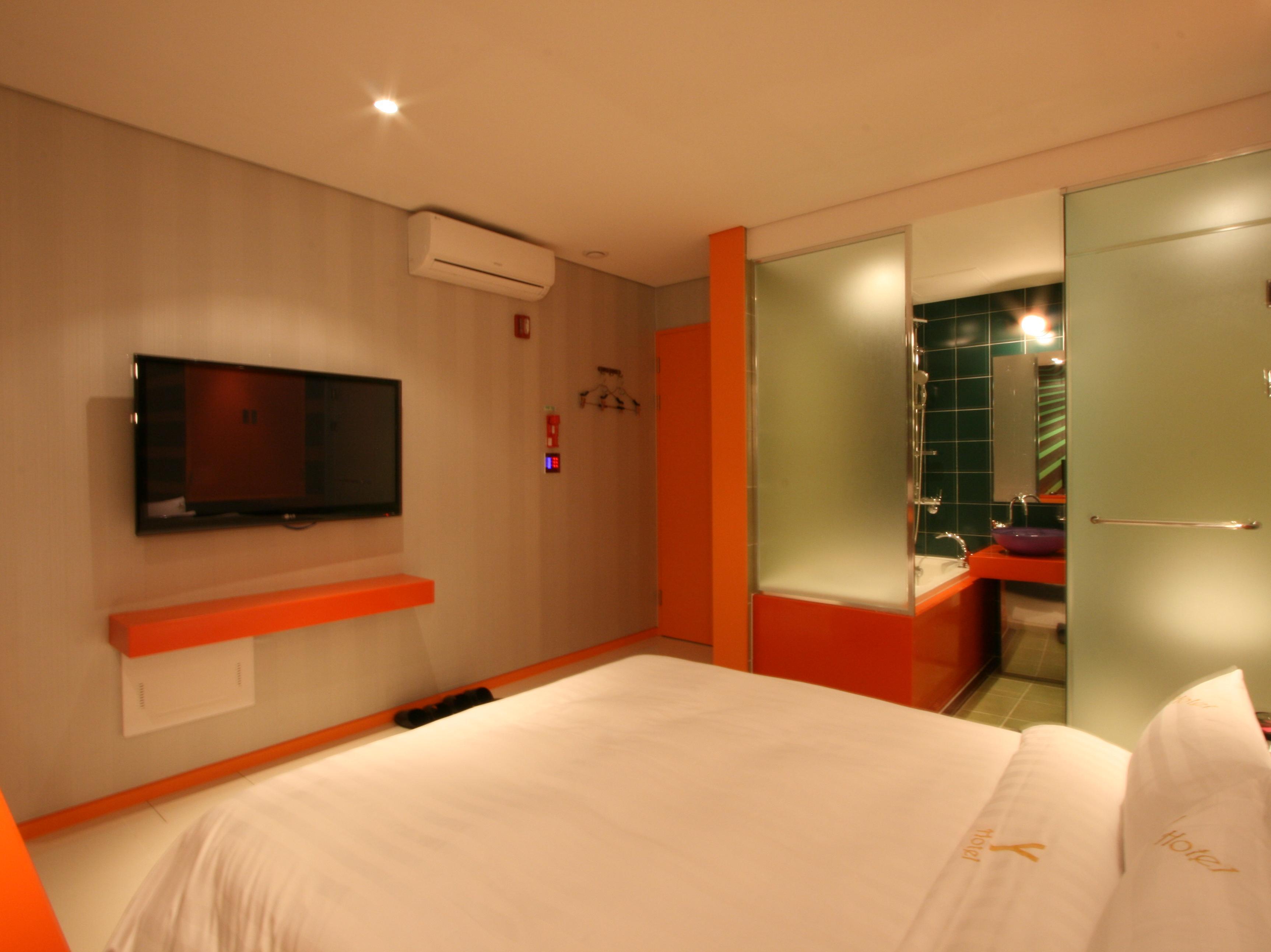 Y Hotel