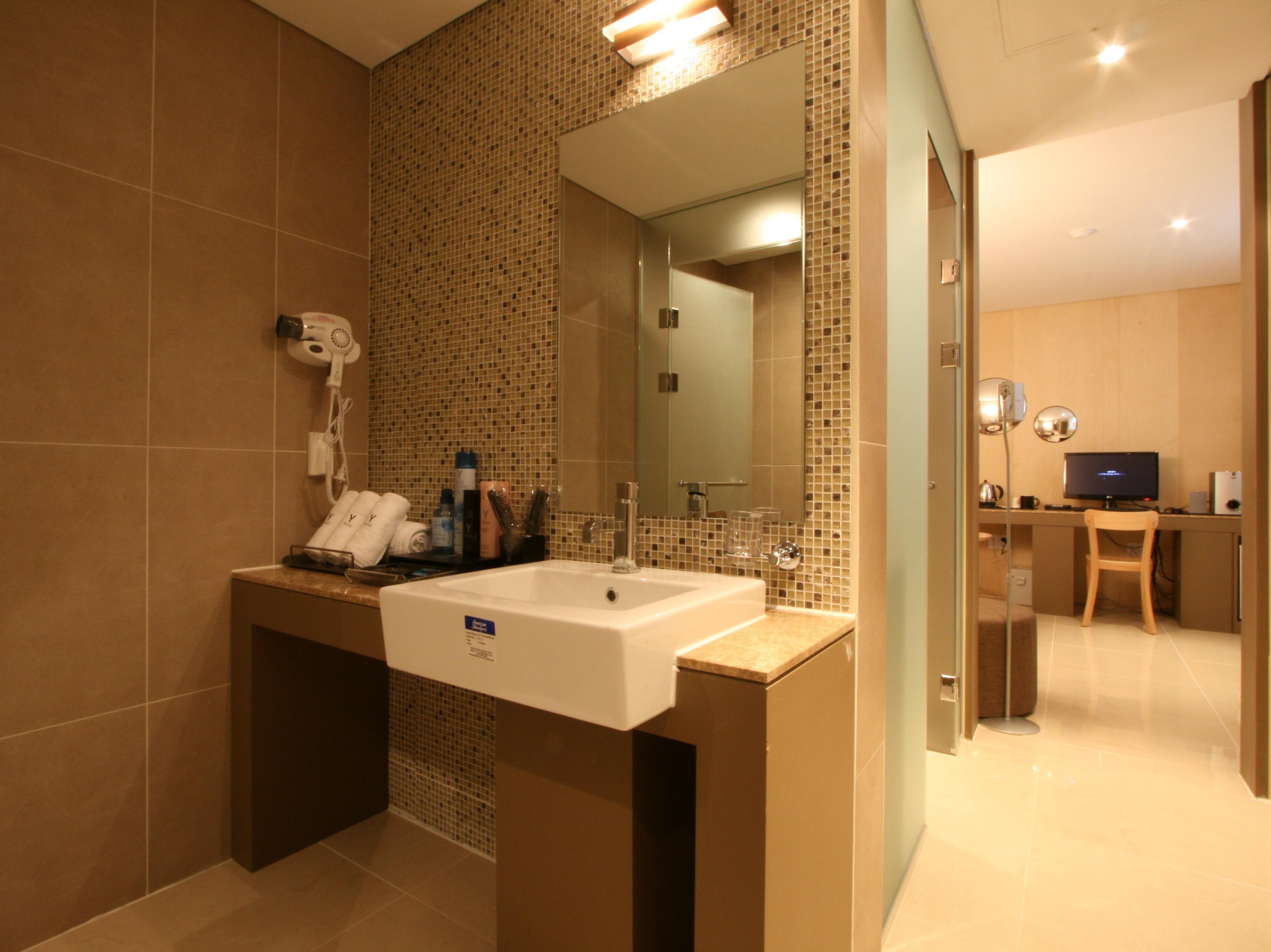 Y Hotel