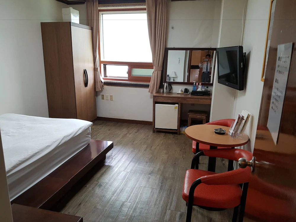 Youngbin Hotel