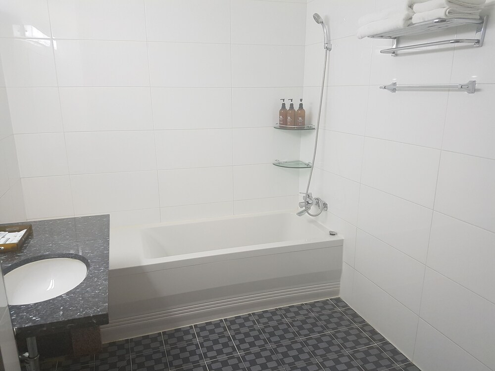 Youngbin Hotel