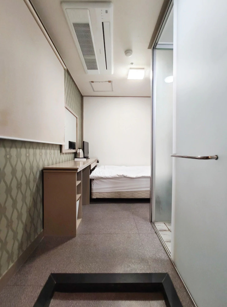 Young Residence Hotel Myeongdong