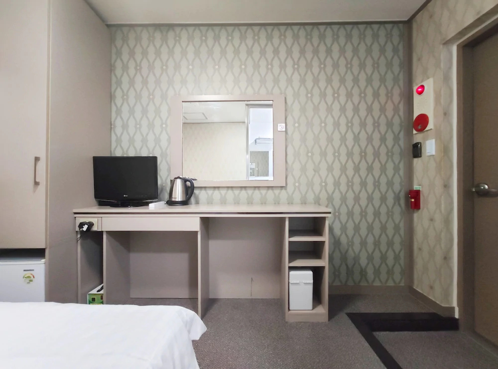 Young Residence Hotel Myeongdong