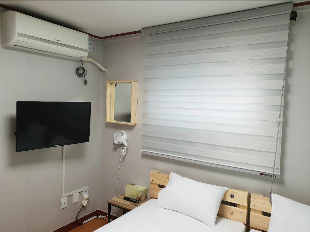 Young Stay Hostel