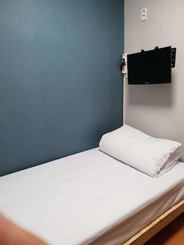 Young Stay Hostel