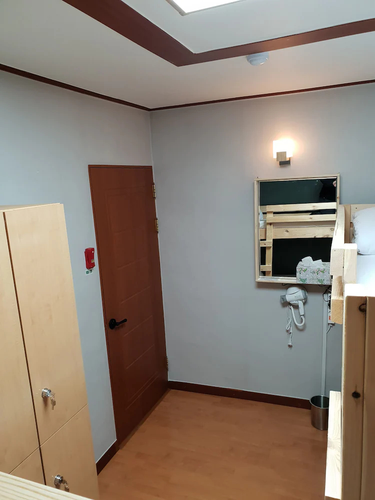 Young Stay Hostel