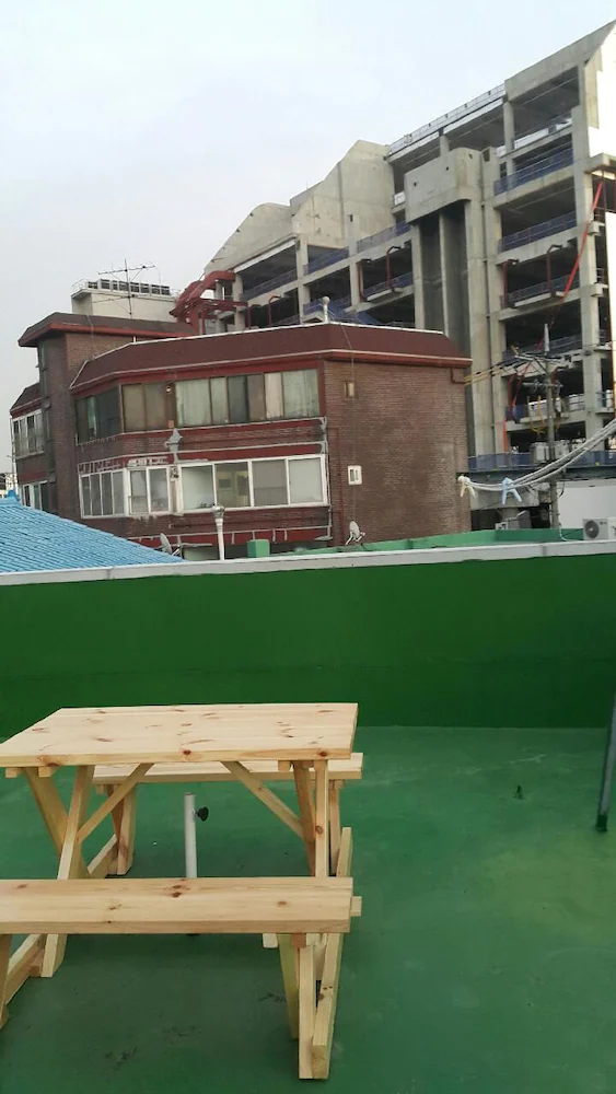 Young Stay Hostel