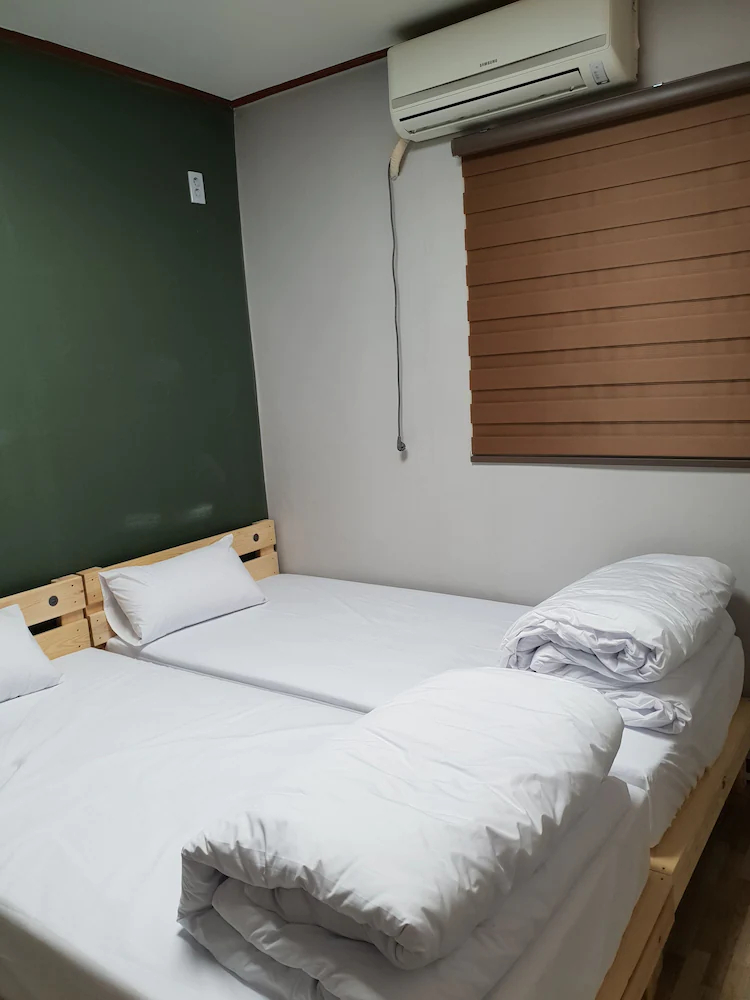 Young Stay Hostel