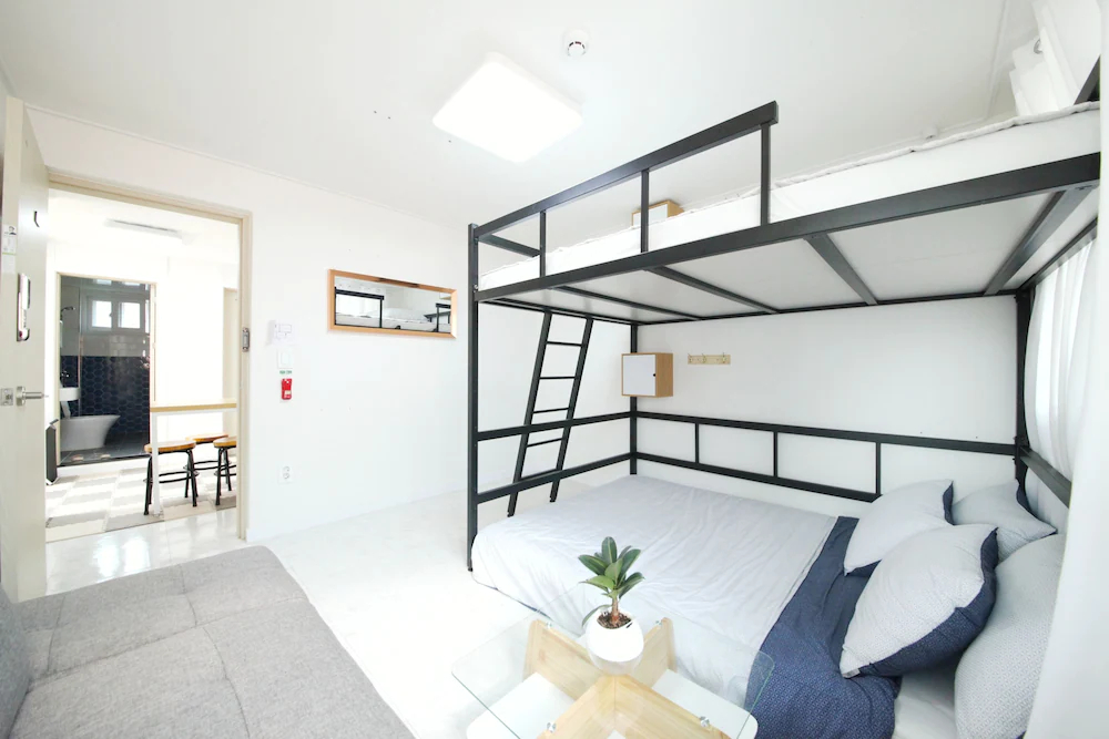 Zibro H Guesthouse Hostel