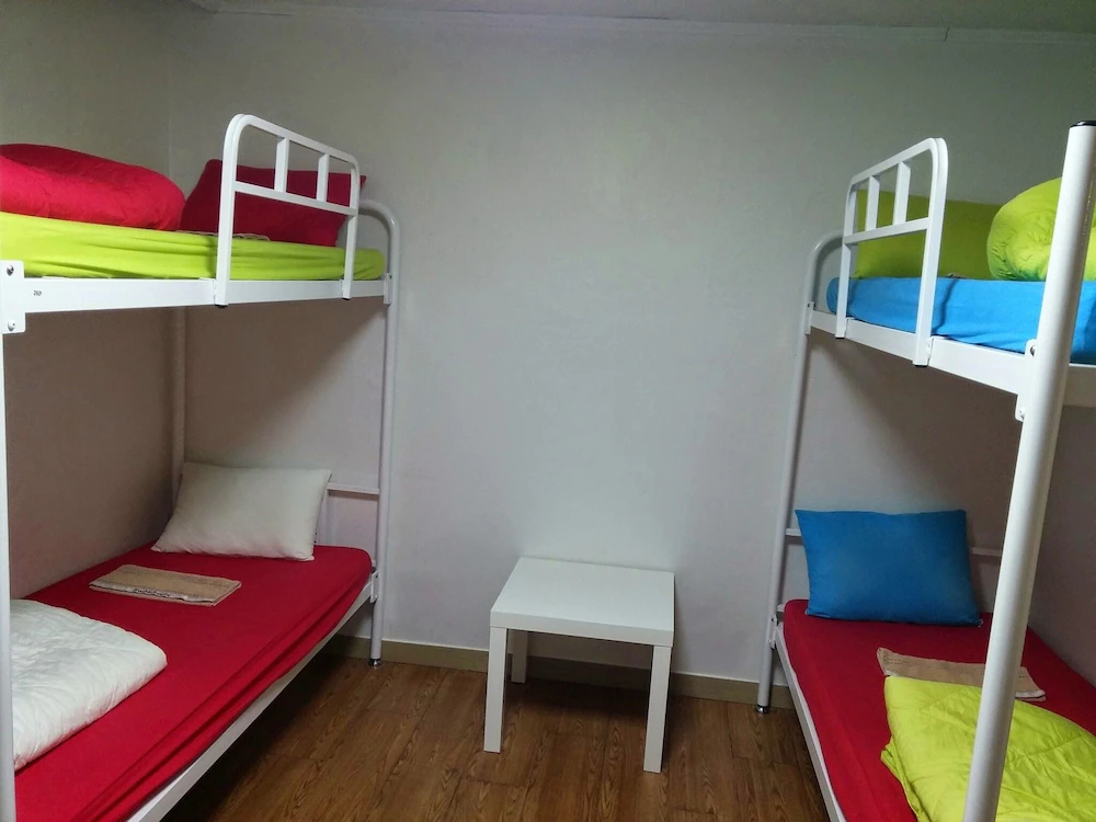 Zzzip Guest House
