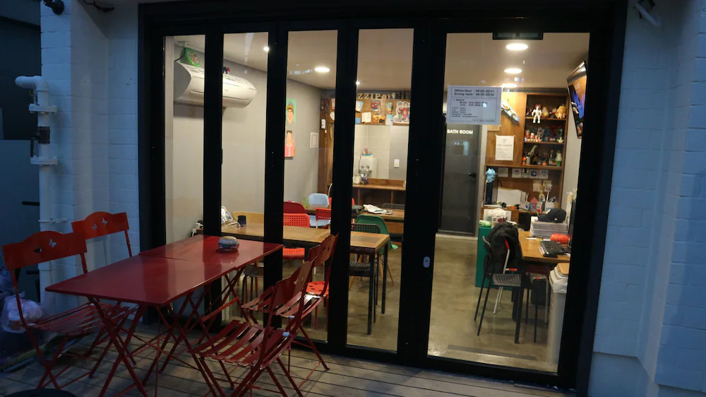 Zzzip Guest House