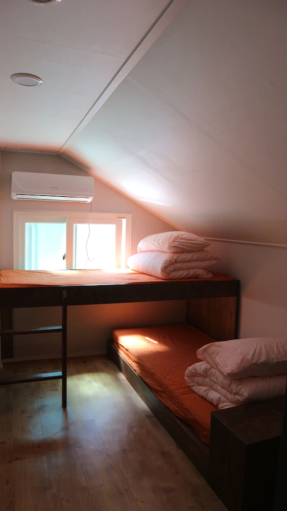 Zzzip Guest House