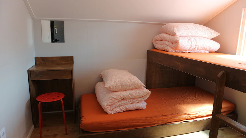 Zzzip Guest House