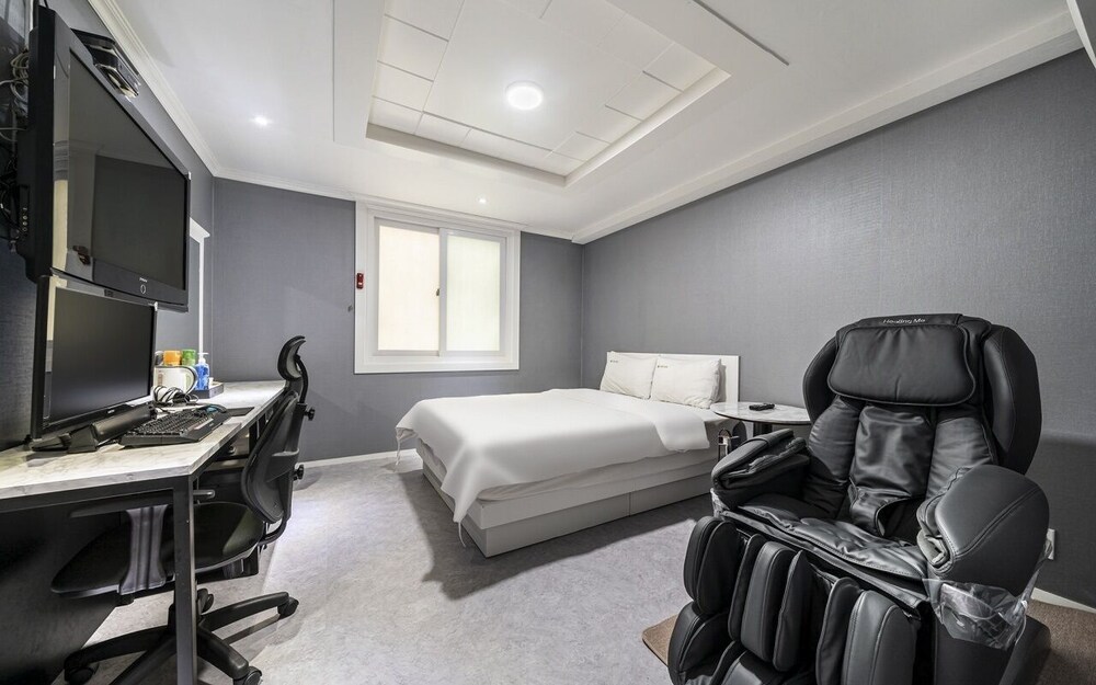 New Rose Motel