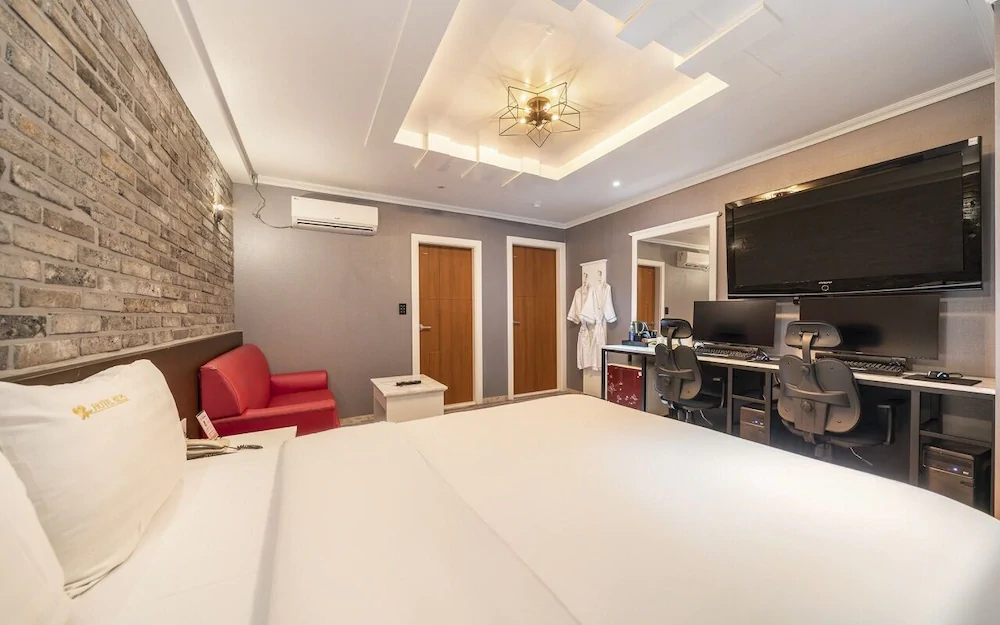 New Rose Motel