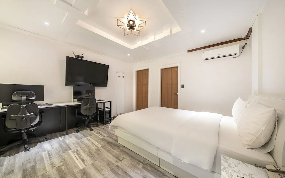 New Rose Motel