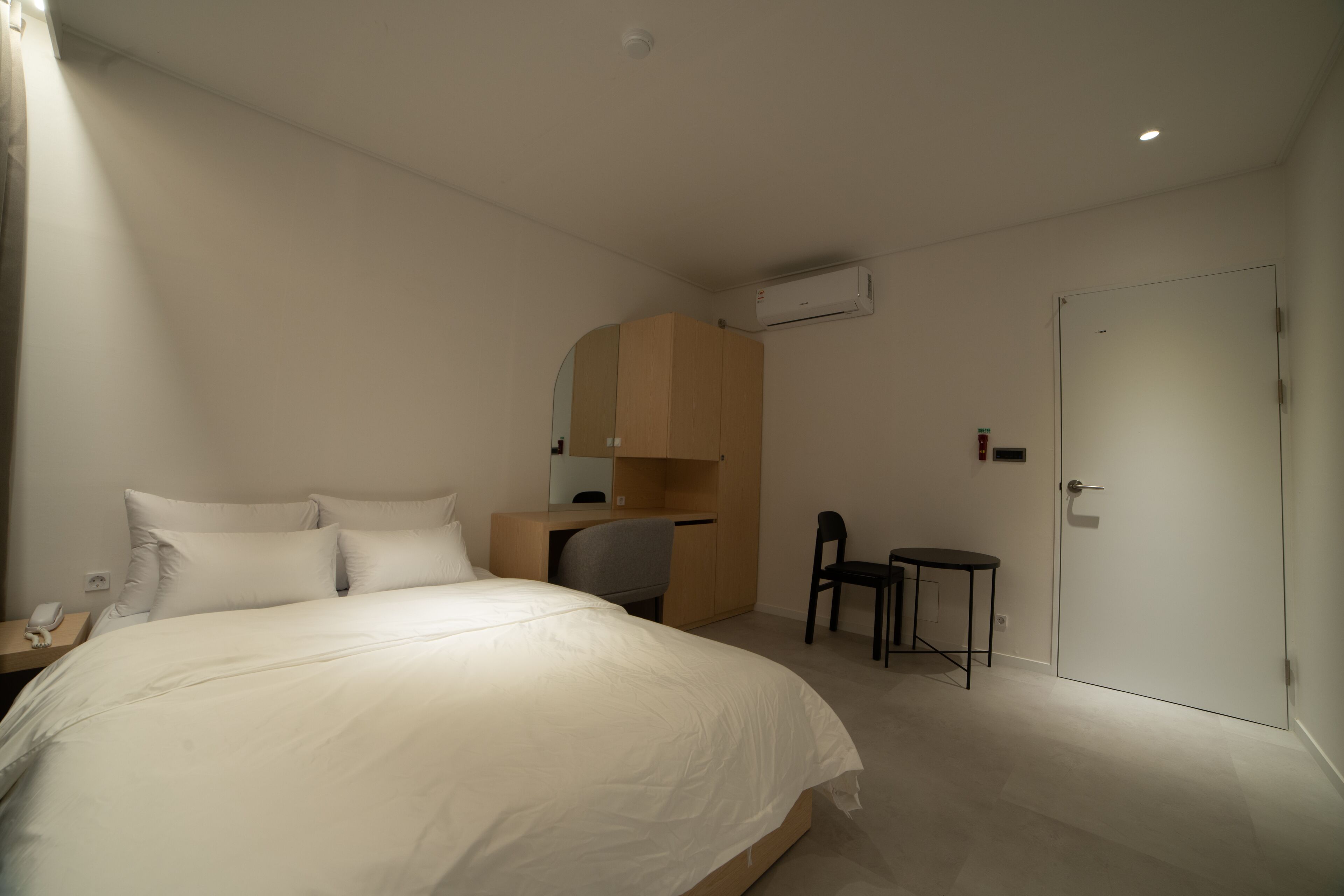 The Hyoosik Aank Hotel