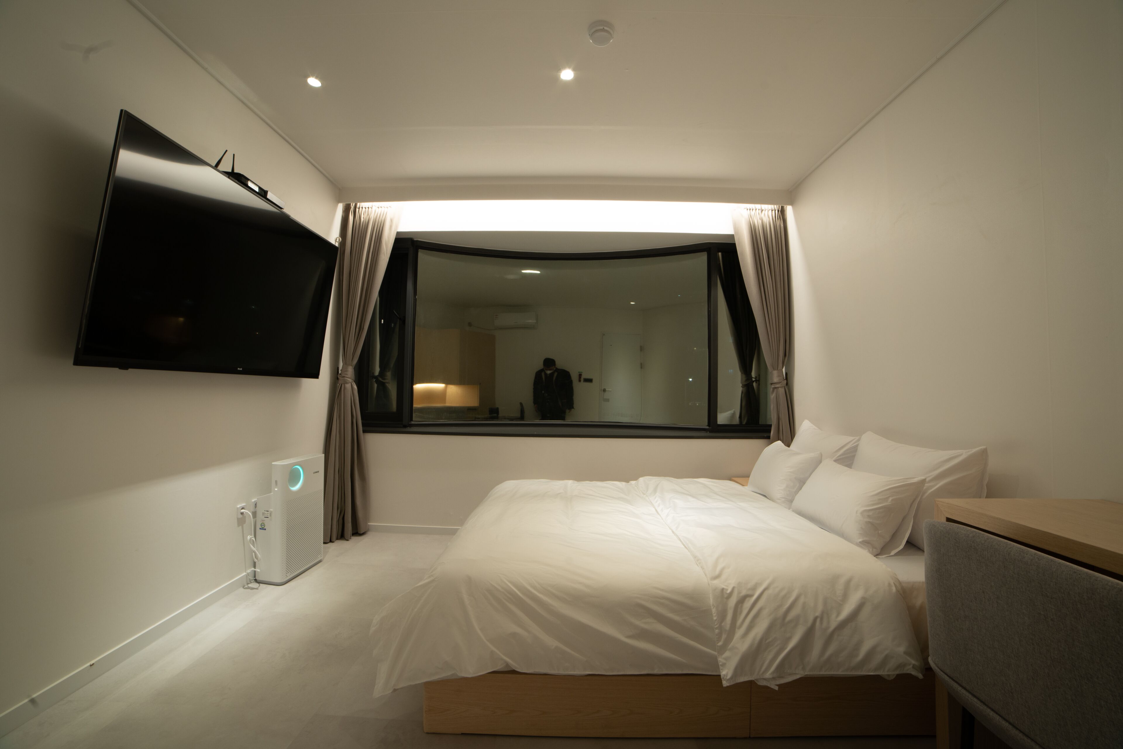 The Hyoosik Aank Hotel