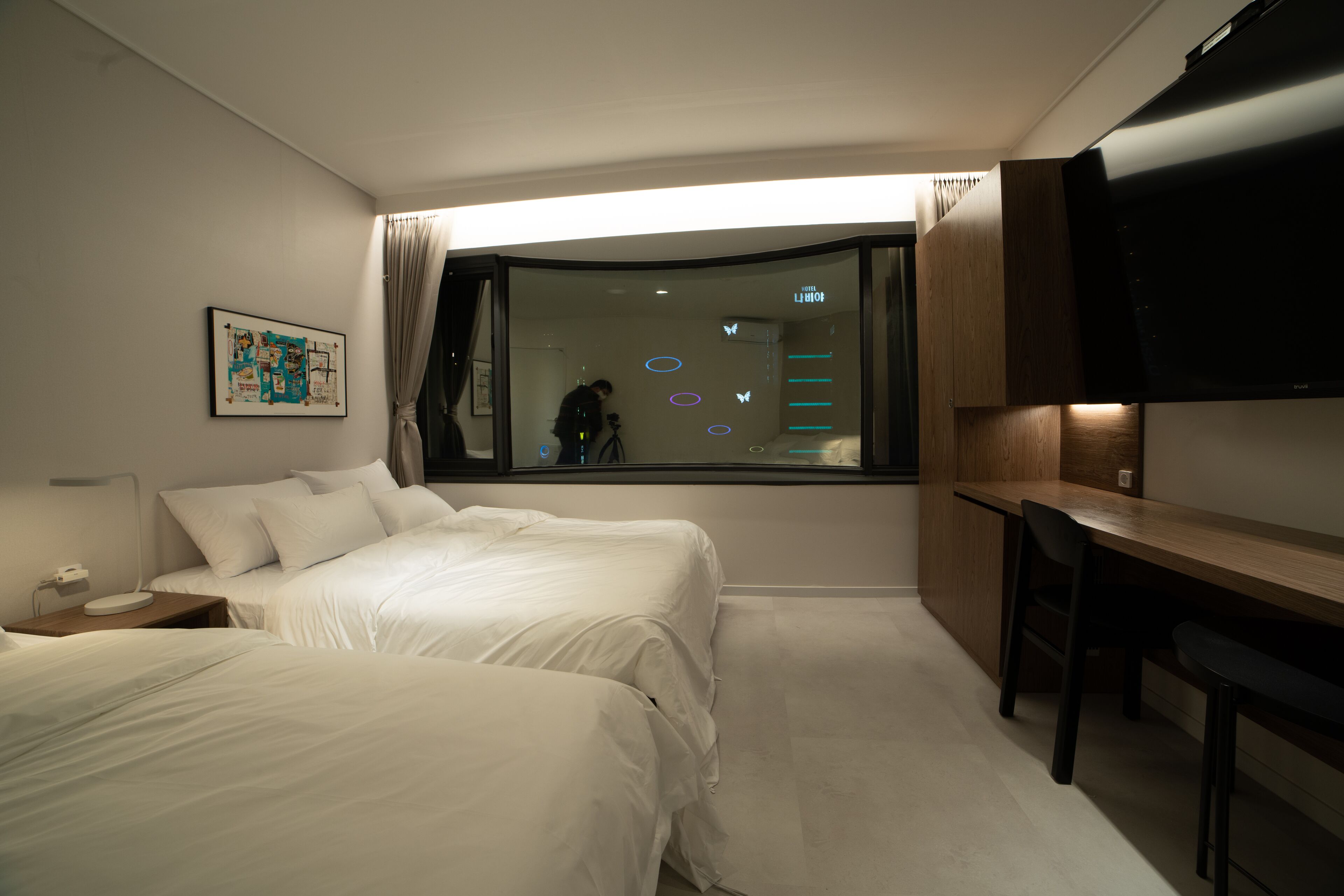 The Hyoosik Aank Hotel