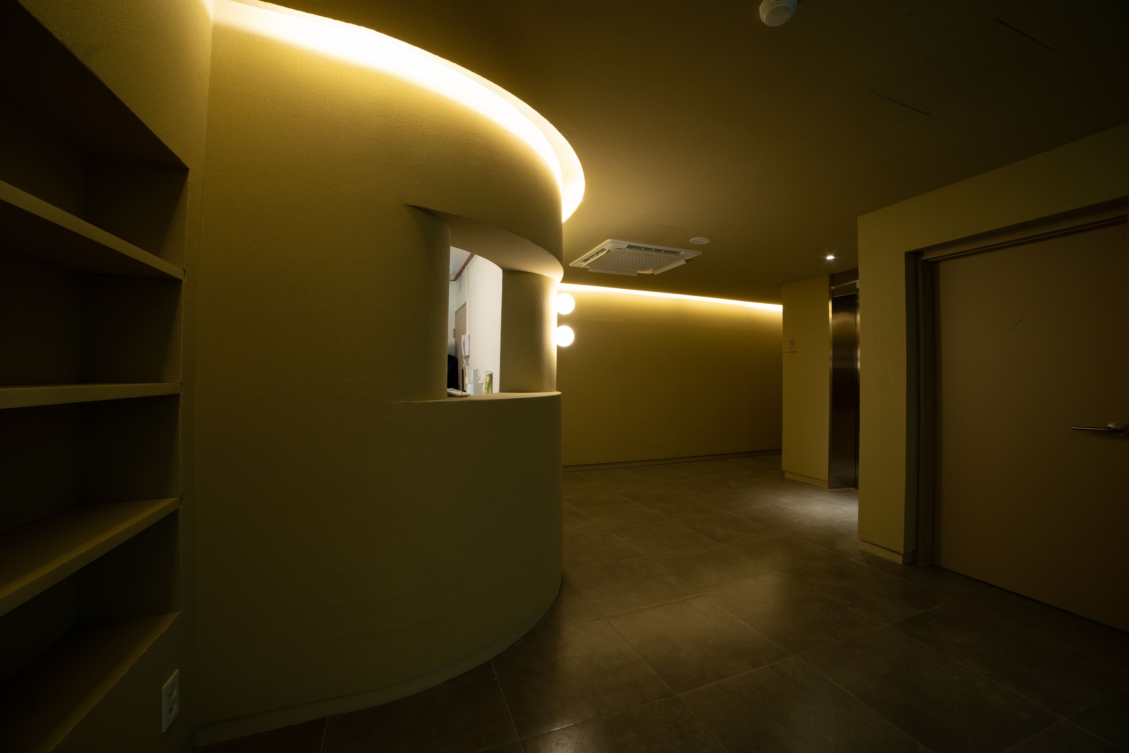 The Hyoosik Aank Hotel