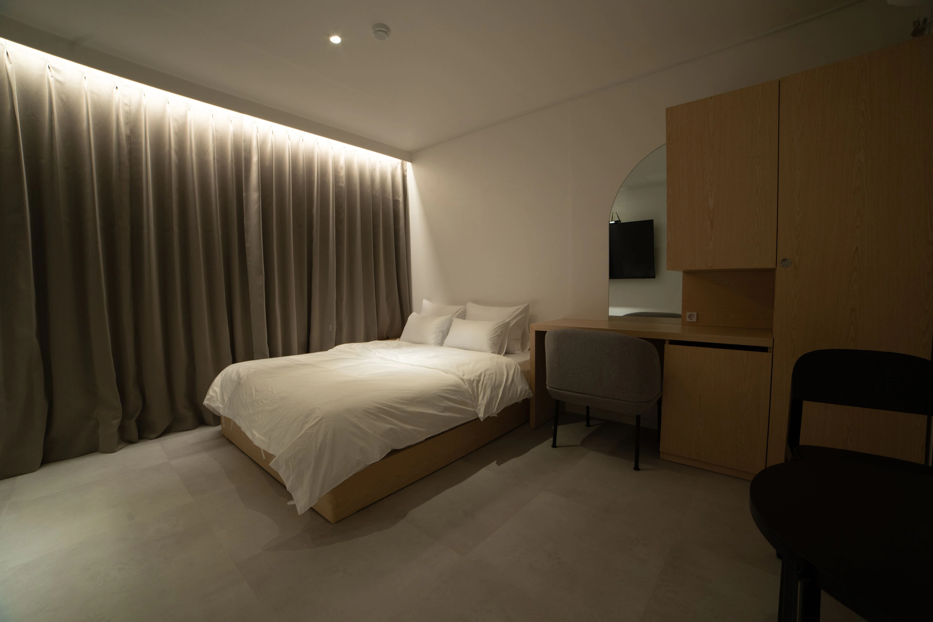 The Hyoosik Aank Hotel