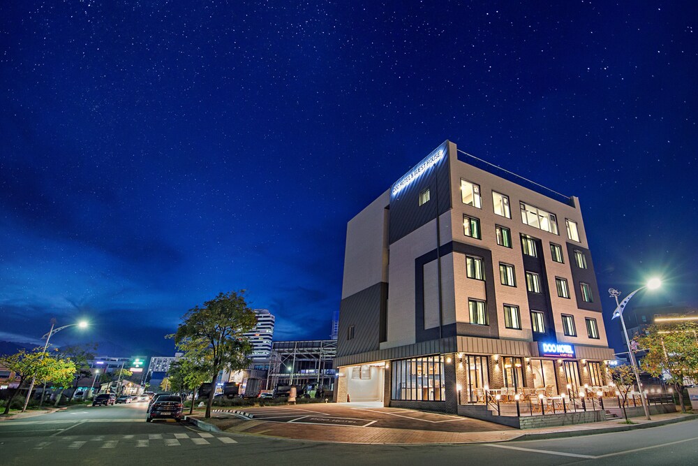 Doo Hotel & Guesthouse - Hostel