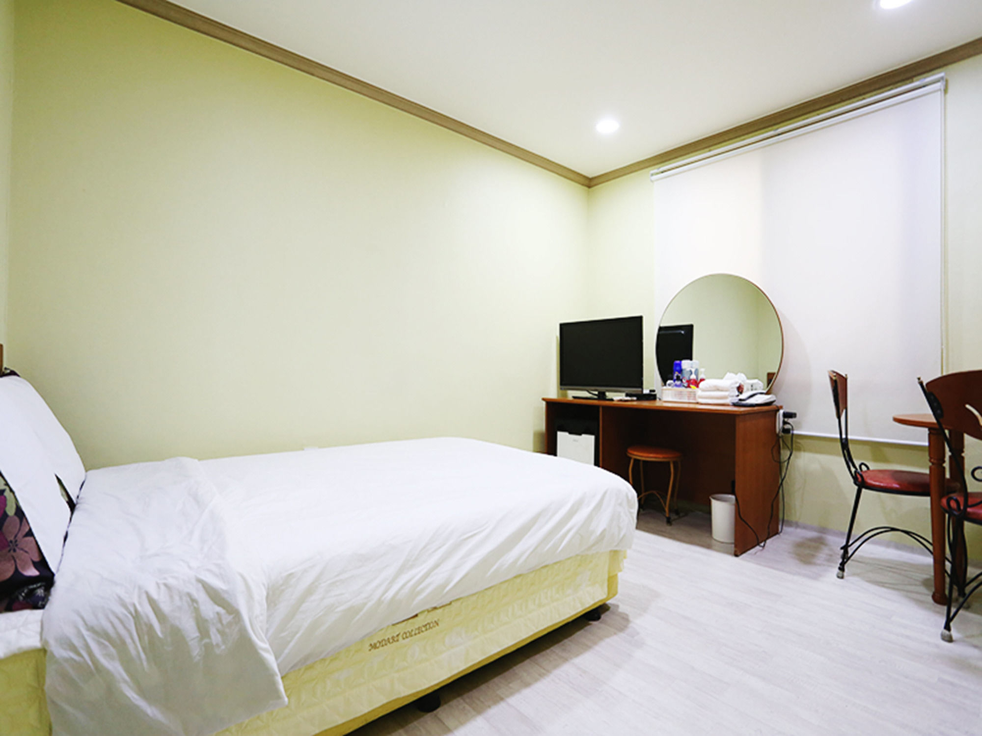 James Blue Guesthouse Hostel