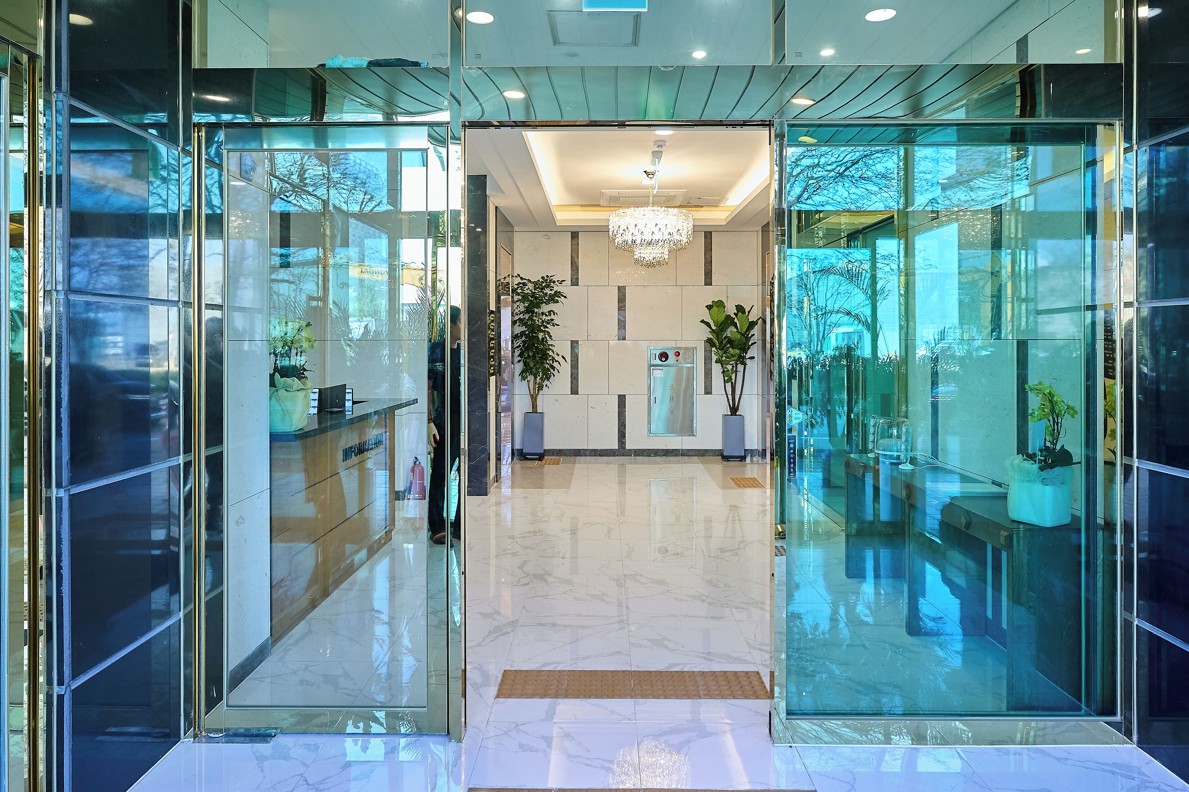 Mir Hotel