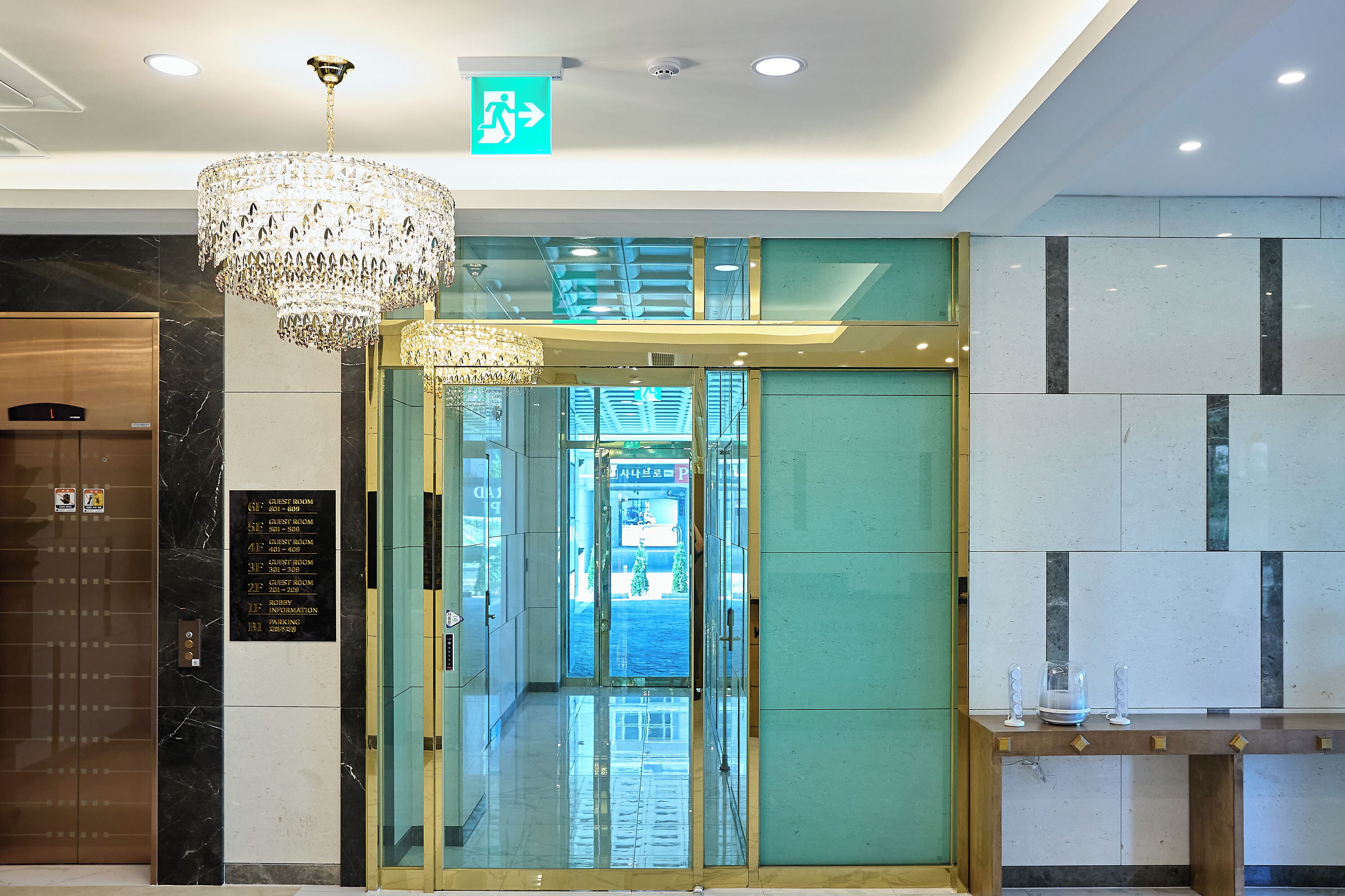 Mir Hotel