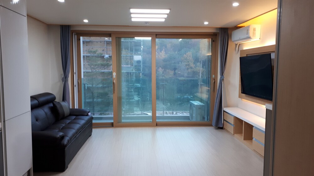 Sokcho Daemyung Heidi Pension