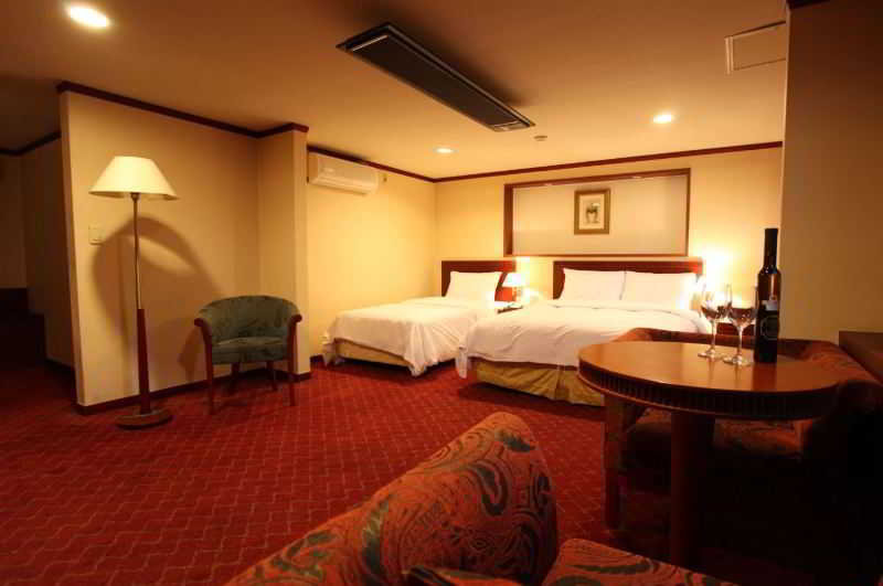 Central Hotel