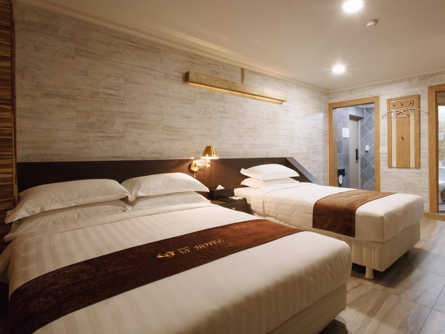 I.Y Hotel