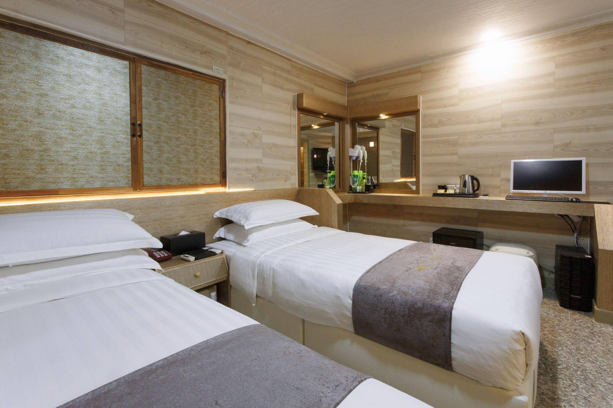 I.Y Hotel