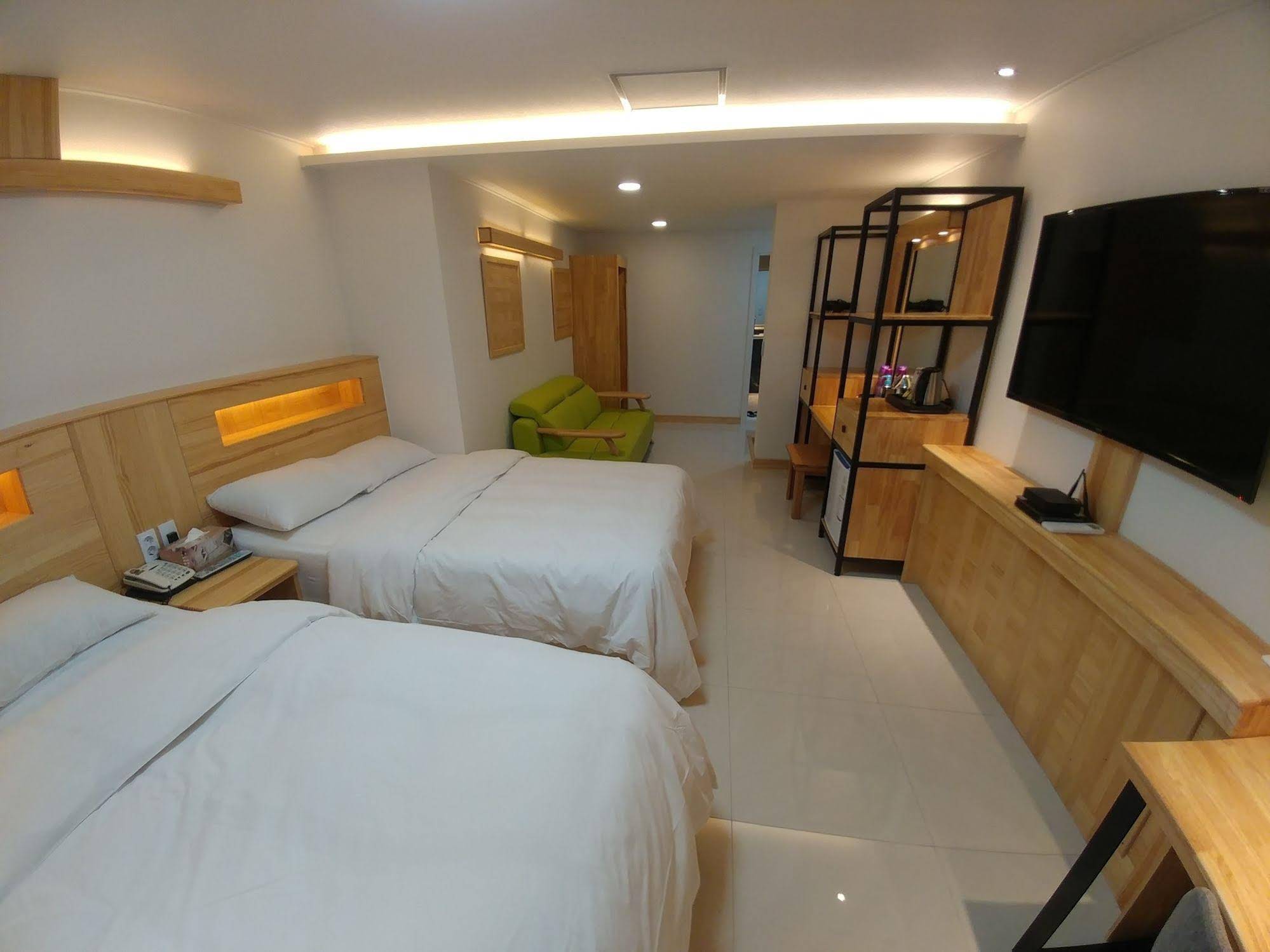 I.Y Hotel