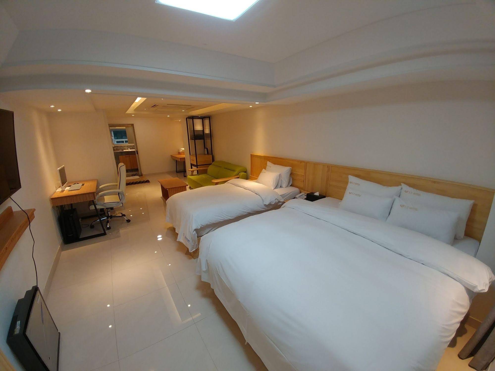 I.Y Hotel