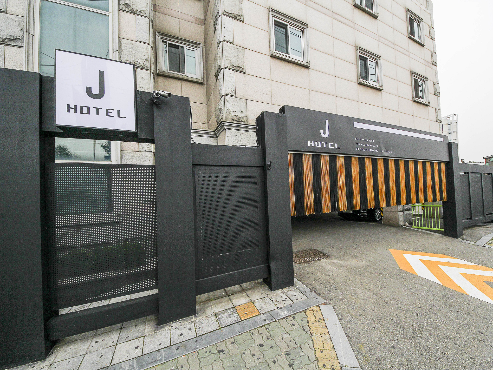 J Hotel Suwon
