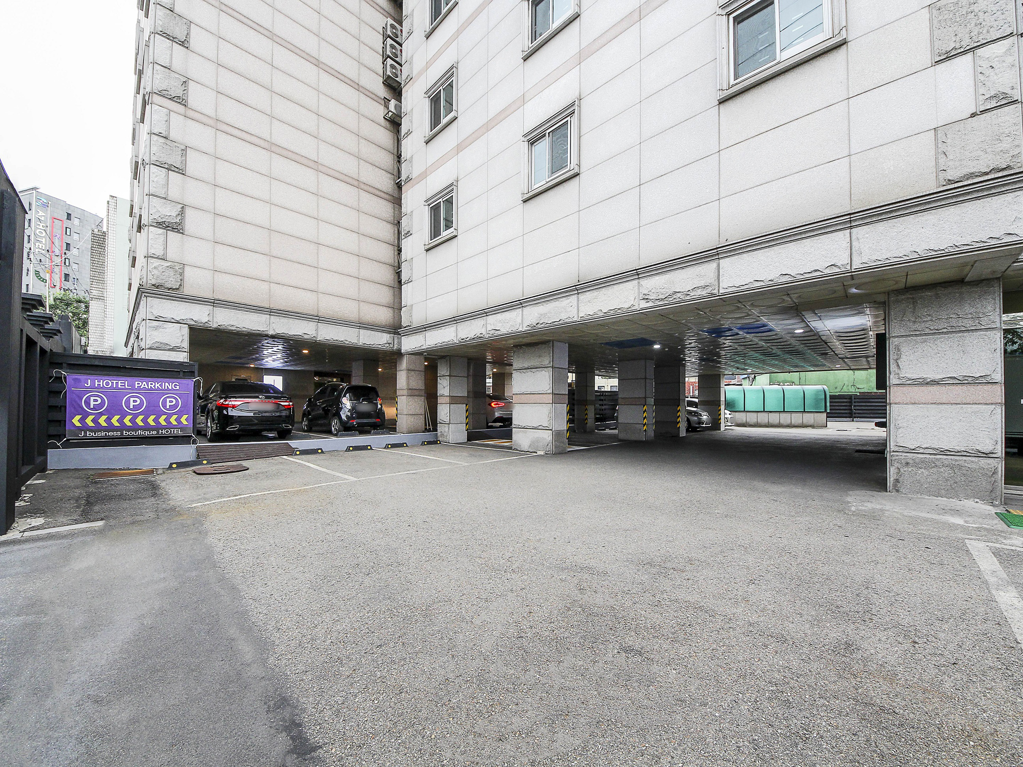 J Hotel Suwon